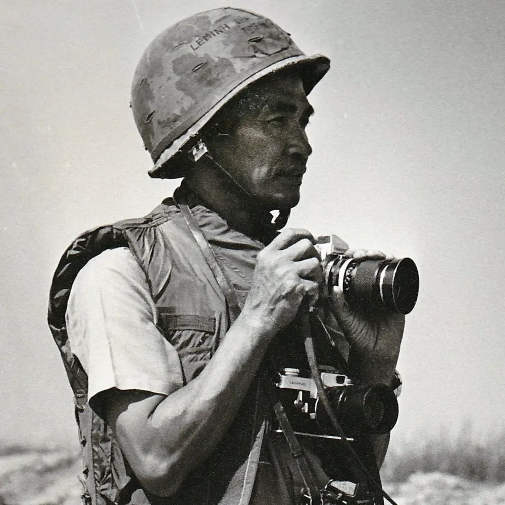 War Photographer, Carole Satyamurti Poem Analysis/Annotations